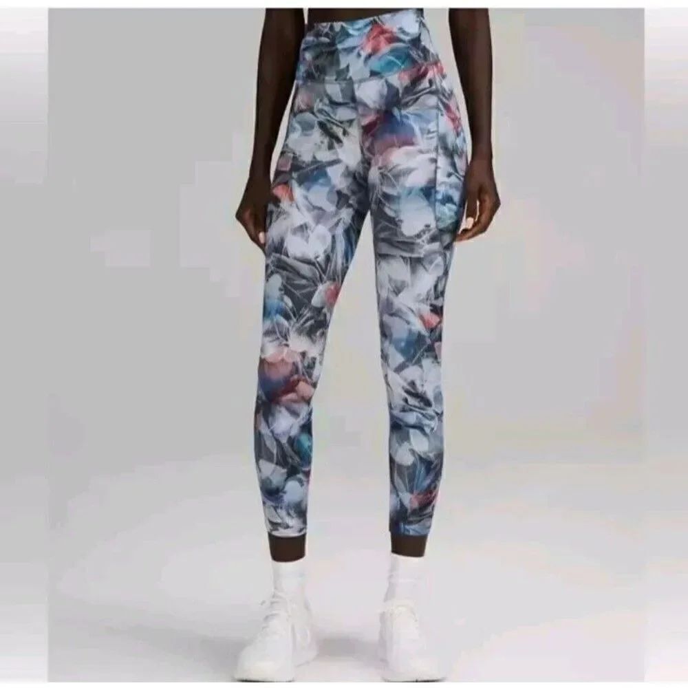 LuluLemon Fast Free Tight Leggings Size 4 Luminescent Floral Multi LUFL 25"